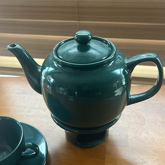 Cozy Tea Set with pot warmer - Picture 2 of 5